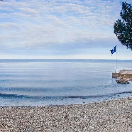 Apartament Modern In With Swimming Pool Poreč