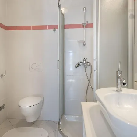 Modern In With Swimming Pool Apartament Poreč