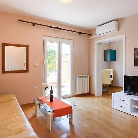 Modern In With Swimming Pool
