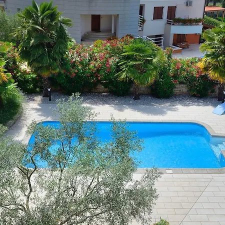 Appartement Modern In With Swimming Pool Poreč